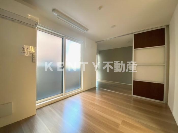 居室・リビング　こちらの居間で趣味の時間をお楽しみください