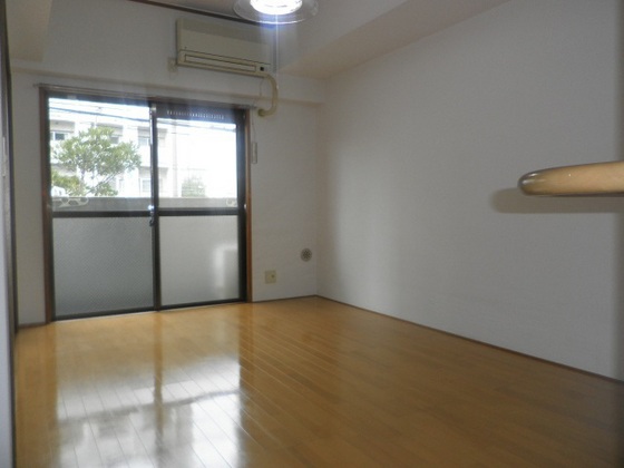 居室・リビング　※別室の写真です