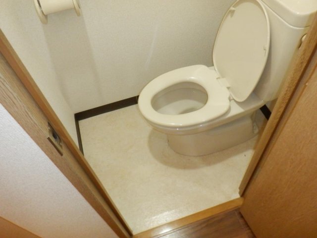 トイレ　清潔感のあるトイレです