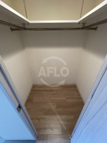 収納　プレサンス江戸堀　ウォークインクローゼット