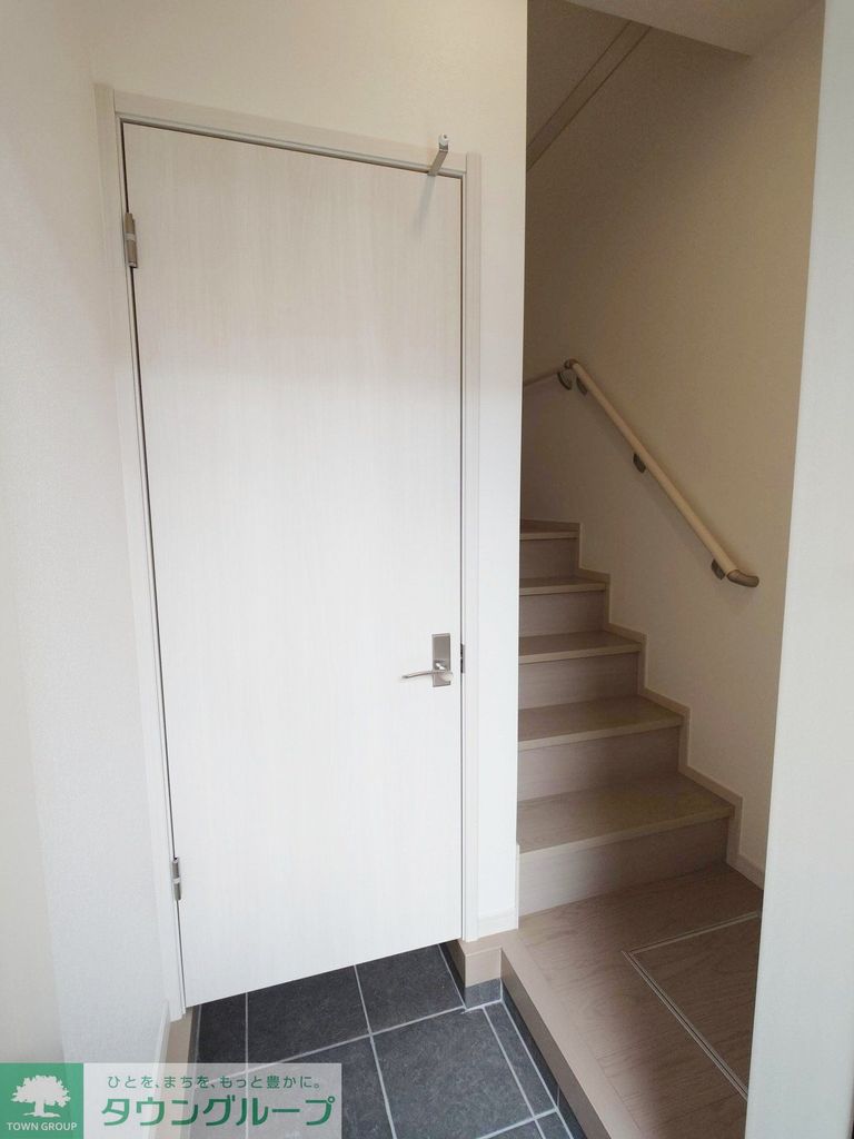 玄関　キッチン