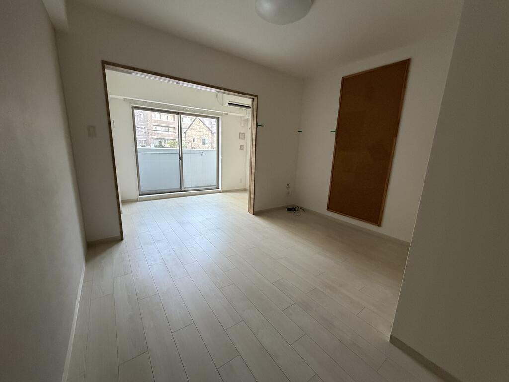 居室・リビング　※同建物２階写真です。ご参考下さい。