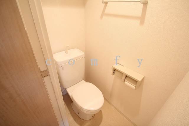 トイレ　シンプルなトイレ