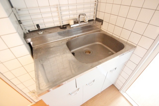 キッチン　※同タイプ、別部屋の写真です