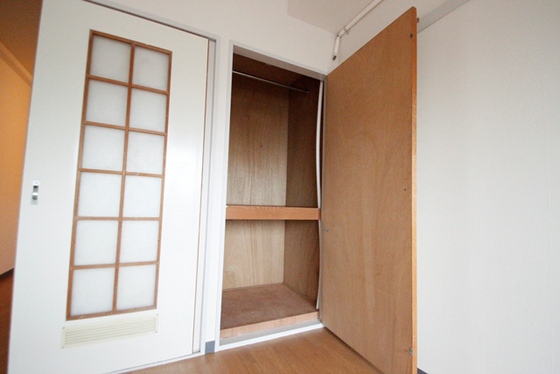 収納　※同タイプ、別部屋の写真です