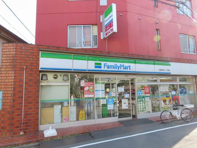 コンビニ　ファミリーマート（コンビニ）まで495m