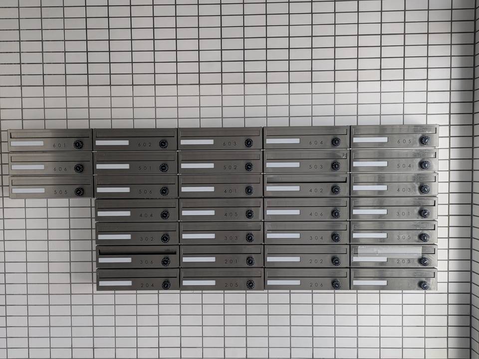 エントランス　メールBOX