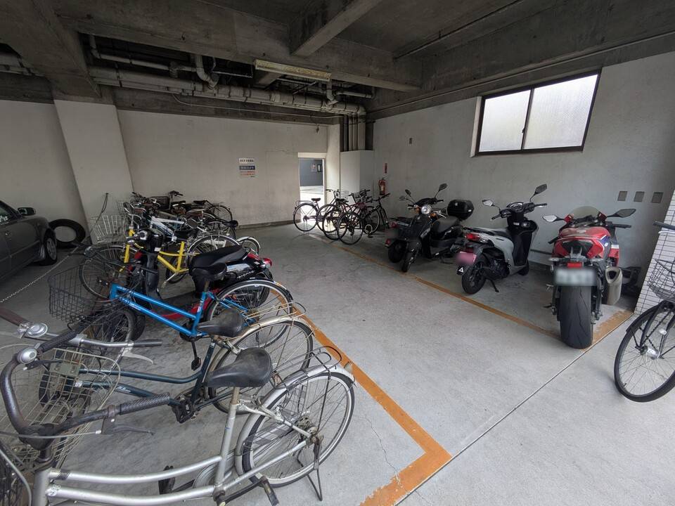 駐車場　駐輪場