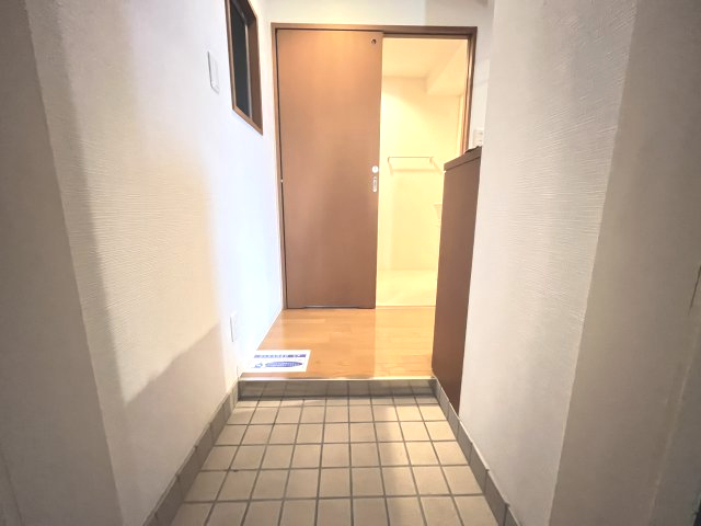 玄関　※別部屋参照写真