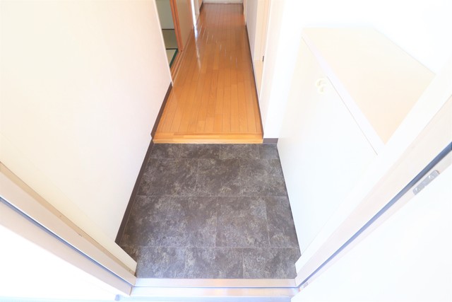 玄関　下駄箱付き　玄関