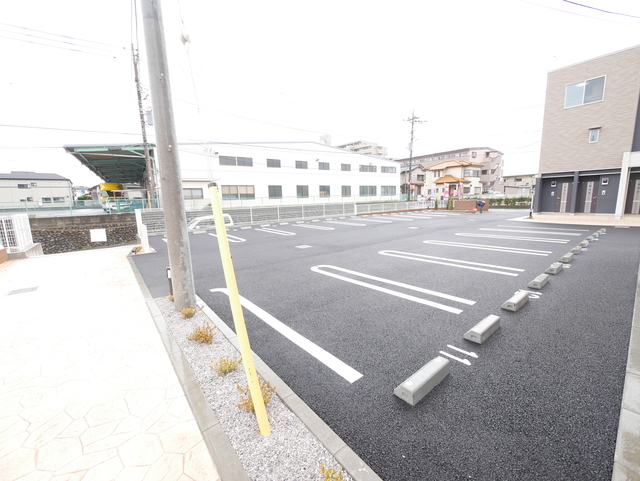 駐車場　★敷地内に駐車場がございます★