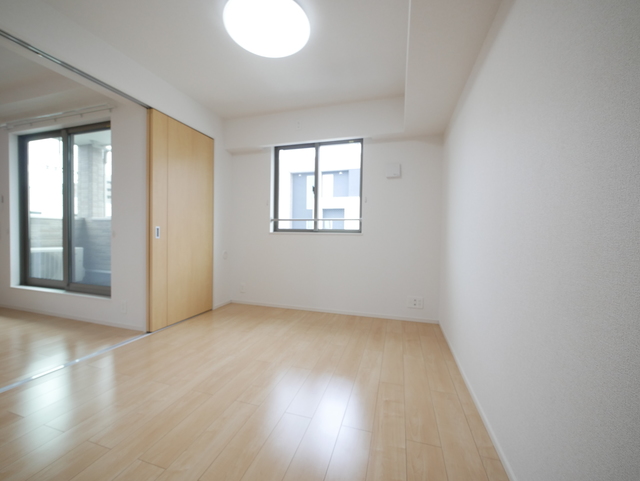 その他部屋・スペース　★フローリングのきれいな洋室です★