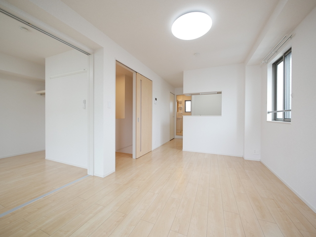 居室・リビング　★広々とした明るいリビングです★