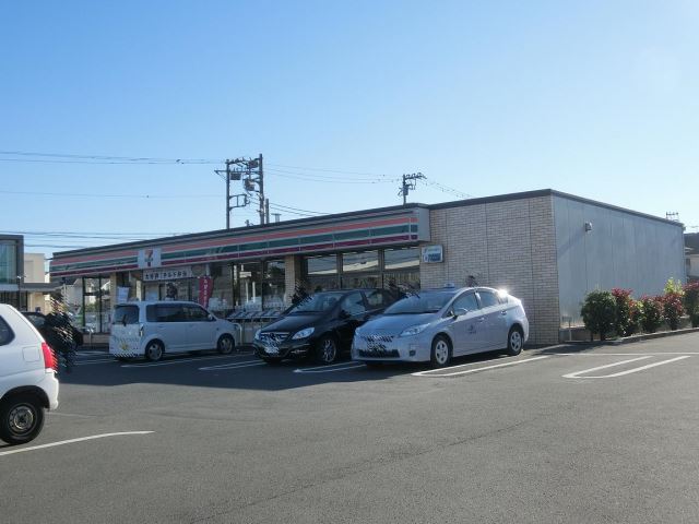 コンビニ　セブンイレブン（コンビニ）まで370m