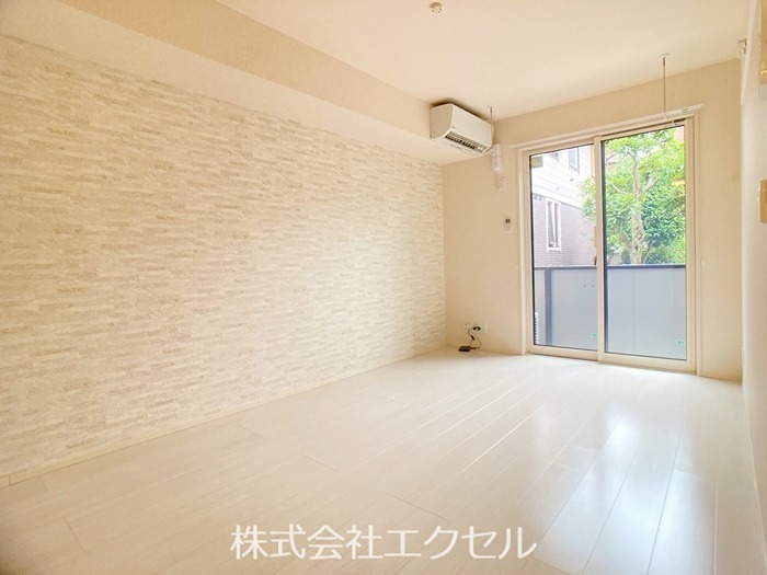 居室・リビング　南向きのリビングです。