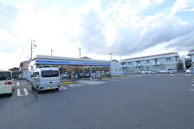 コンビニ　ローソン宇都宮下栗一丁目店（コンビニ）まで40m