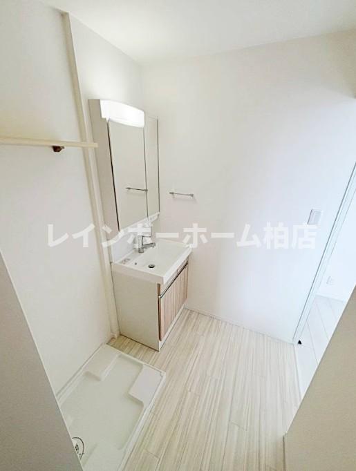 洗面設備　独立洗面台です