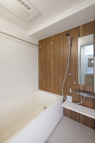 バス・シャワールーム　※写真は同タイプ住戸です。