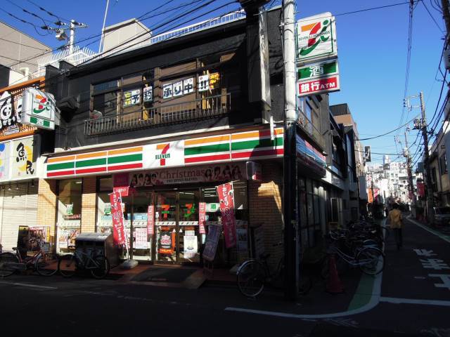 コンビニ　セブンイレブン北区滝野川６丁目店（コンビニ）まで221m