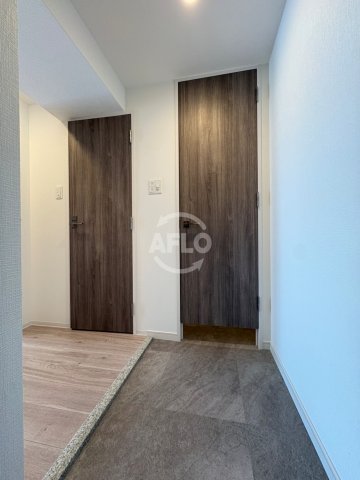 玄関　Metrosa谷町六丁目South　玄関