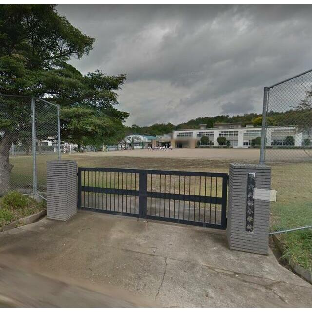 小学校　福知山市立六人部小学校（小学校）まで901m