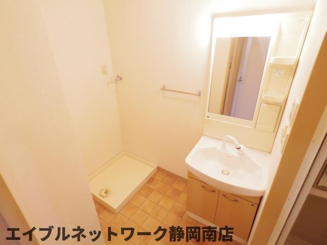 洗面設備　スペースが確保できる洗面所です