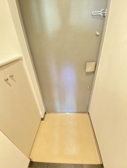 玄関　※別部屋参考写真