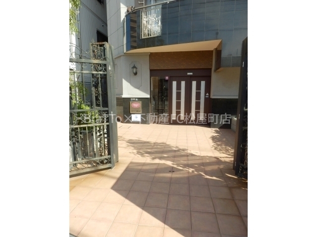 エントランス　マンション共用部分