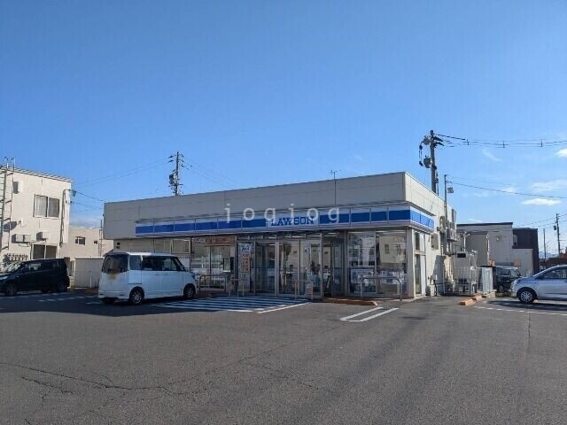コンビニ　ローソン青森南高校前店（コンビニ）まで153m