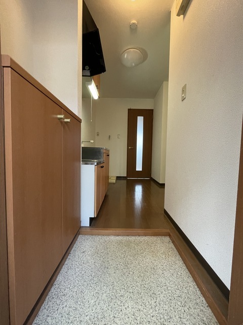 玄関　※別部屋参考写真