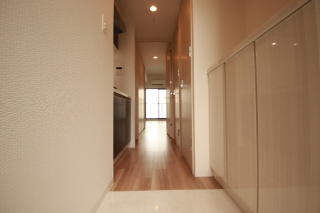 玄関　※別室の参考写真の為、現況優先です。