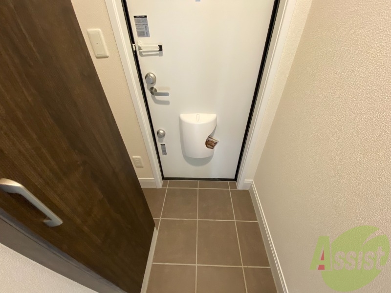 玄関　シンプルな玄関です。広さも問題なく立ち回れます。