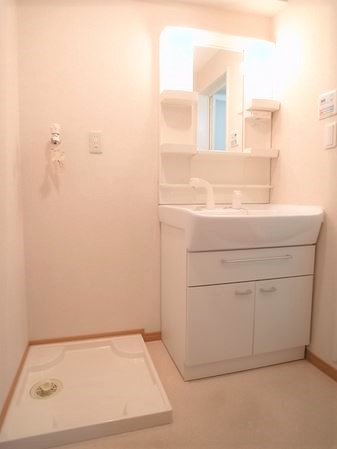 洗面設備　★シャワー付き独立洗面台★