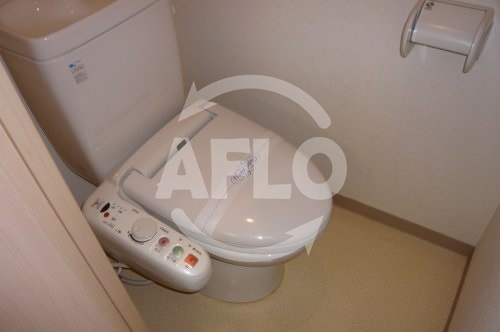 トイレ　グラン・セレブ本町　温水洗浄便座