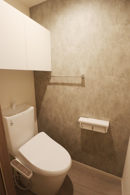 トイレ　（同建物同間取参考写真）