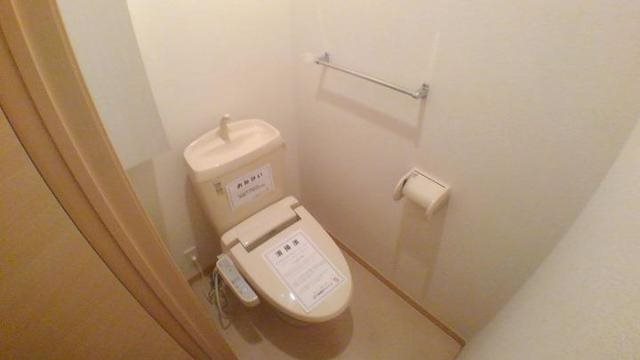 トイレ　※別号室の写真です。