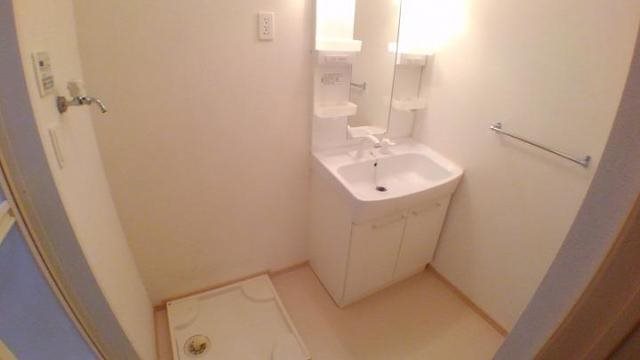 洗面設備　※別号室の写真です。