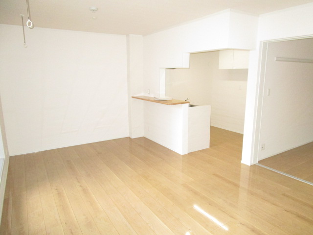 居室・リビング　南向き！対面キッチン仕様１ＬＤＫ♪