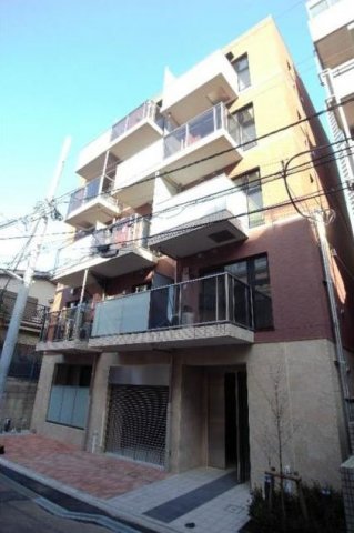 建物外観　新宿御苑荘