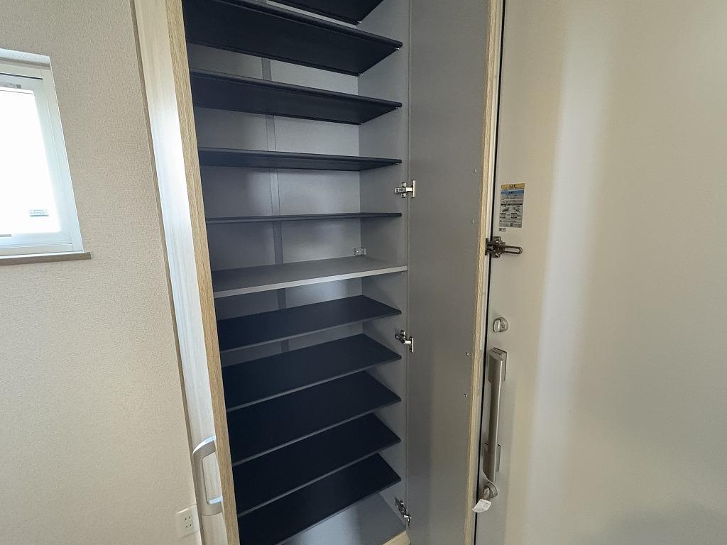 玄関　シューズボックス