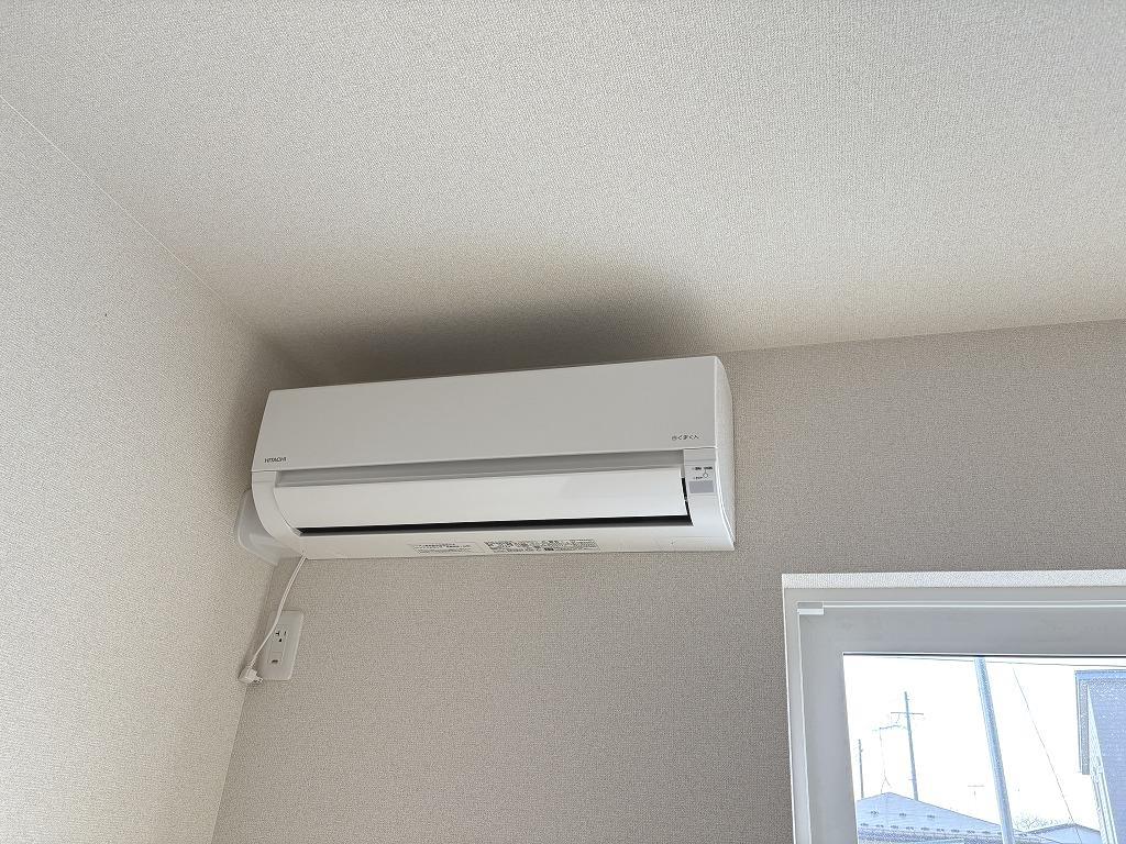 バルコニー　エアコン　各お部屋についています