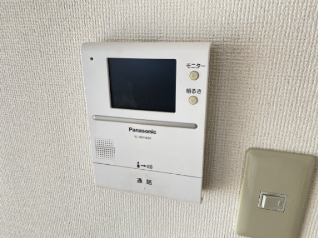 セキュリティ　モニター付きインターホン