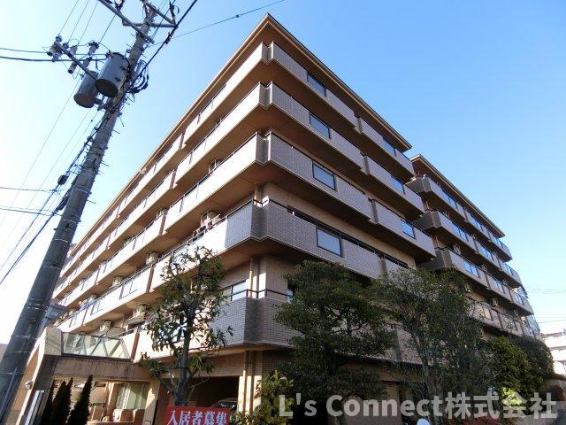 建物外観　泉中央駅まで徒歩９分のマンションです。