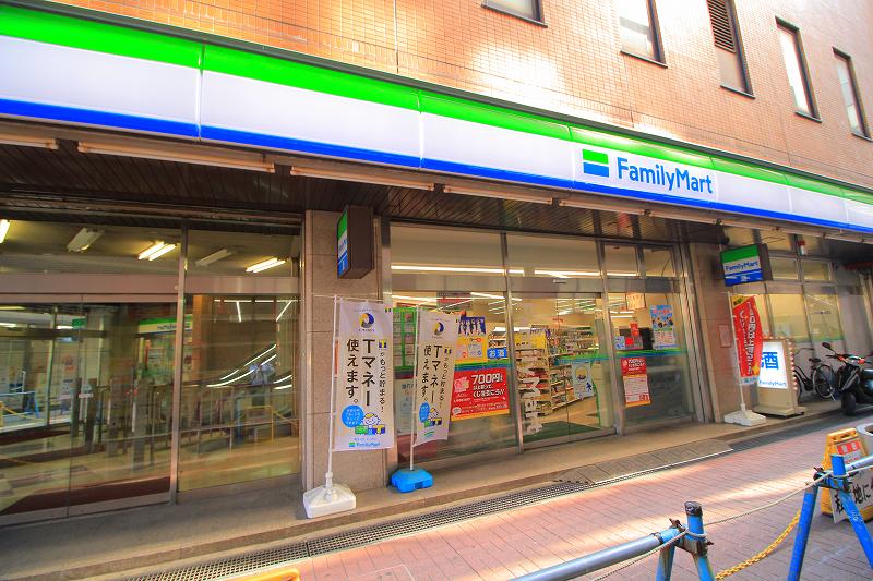 コンビニ　ファミリーマート 浦安駅前店（コンビニ）まで533m