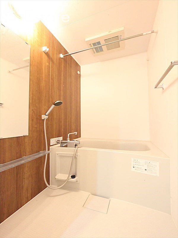 バス・シャワールーム　バスルーム