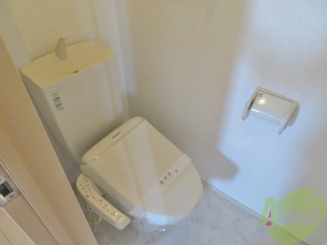 トイレ　お風呂と別にトイレがあるので清潔に使えていいですね～