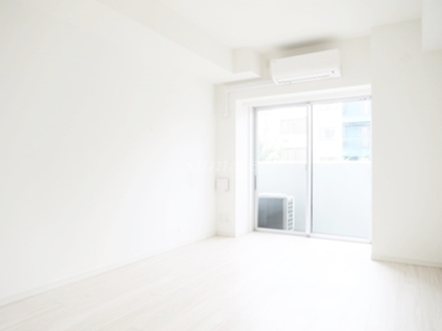 居室・リビング　白を基調とした素敵なお部屋です☆