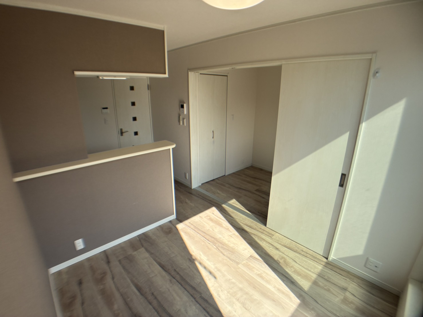 居室・リビング　掃除前です。