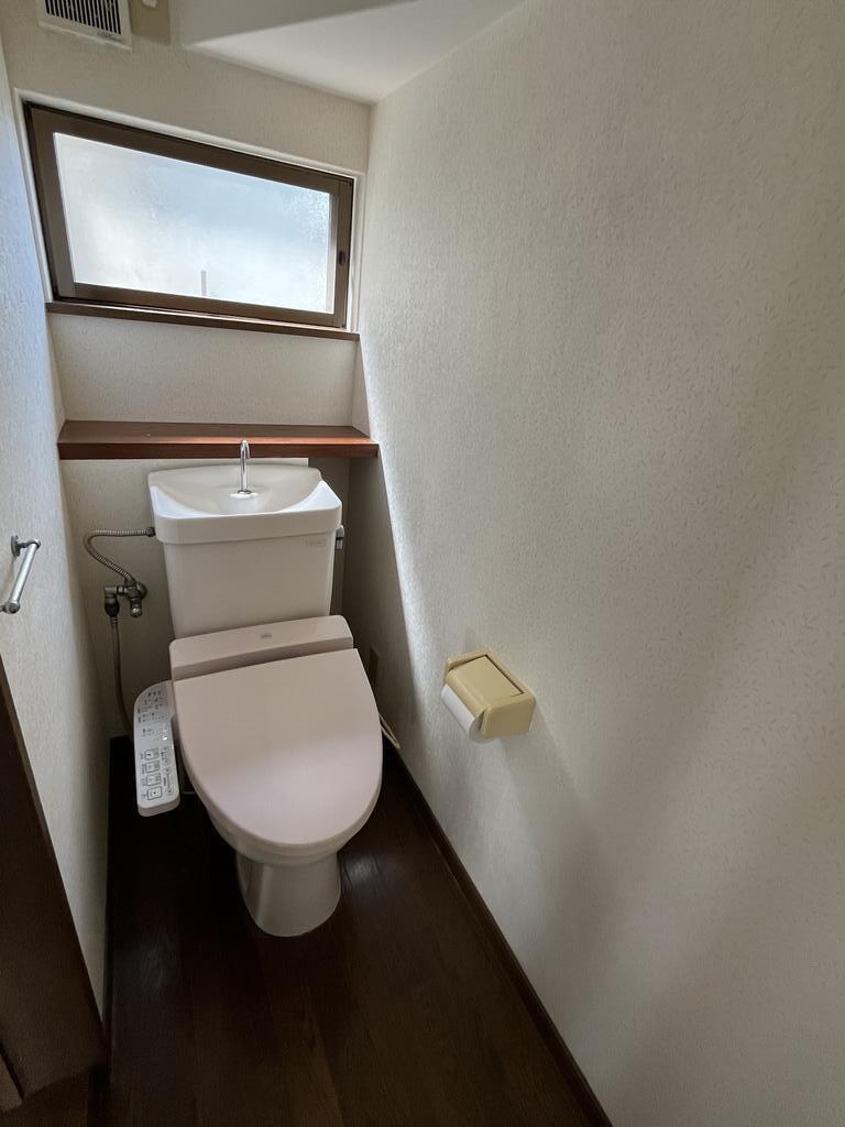 トイレ　温水便座付き