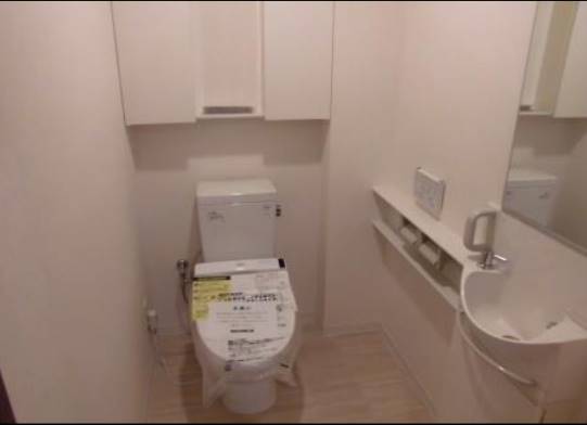 南海高野線 帝塚山駅 徒歩6分 4階建 築21年のトイレ写真